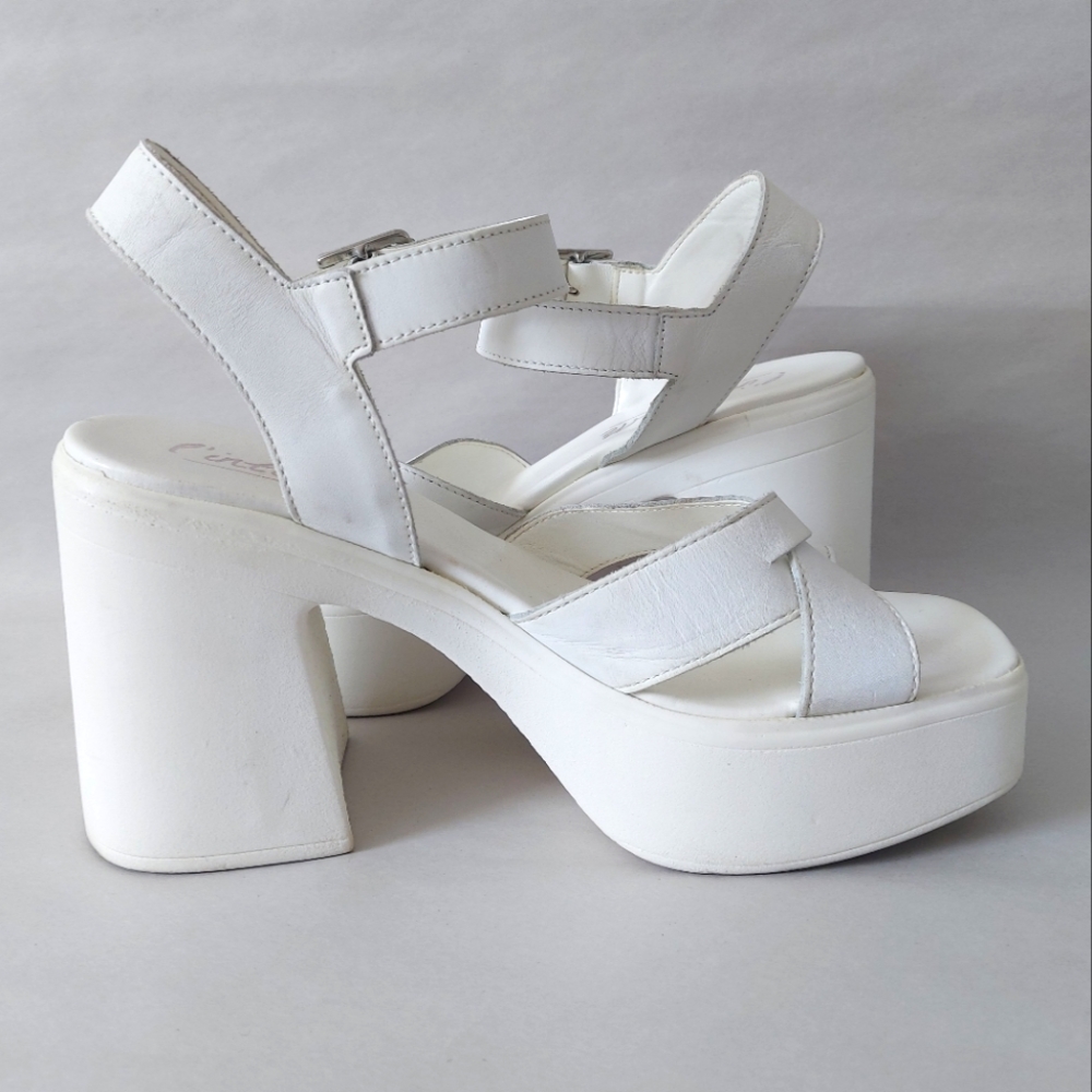 L'intervalle Platform Sandals Size 40 EU White Leather Strappy Comfort Buckle - Picture 4 of 11